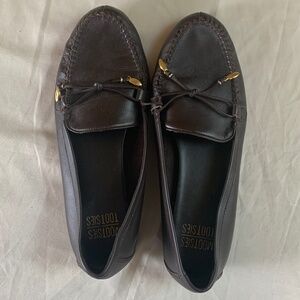Mootsies Tootsies Brown Leather Loafers Size 9 - Gold Trim Detail, Classic Style